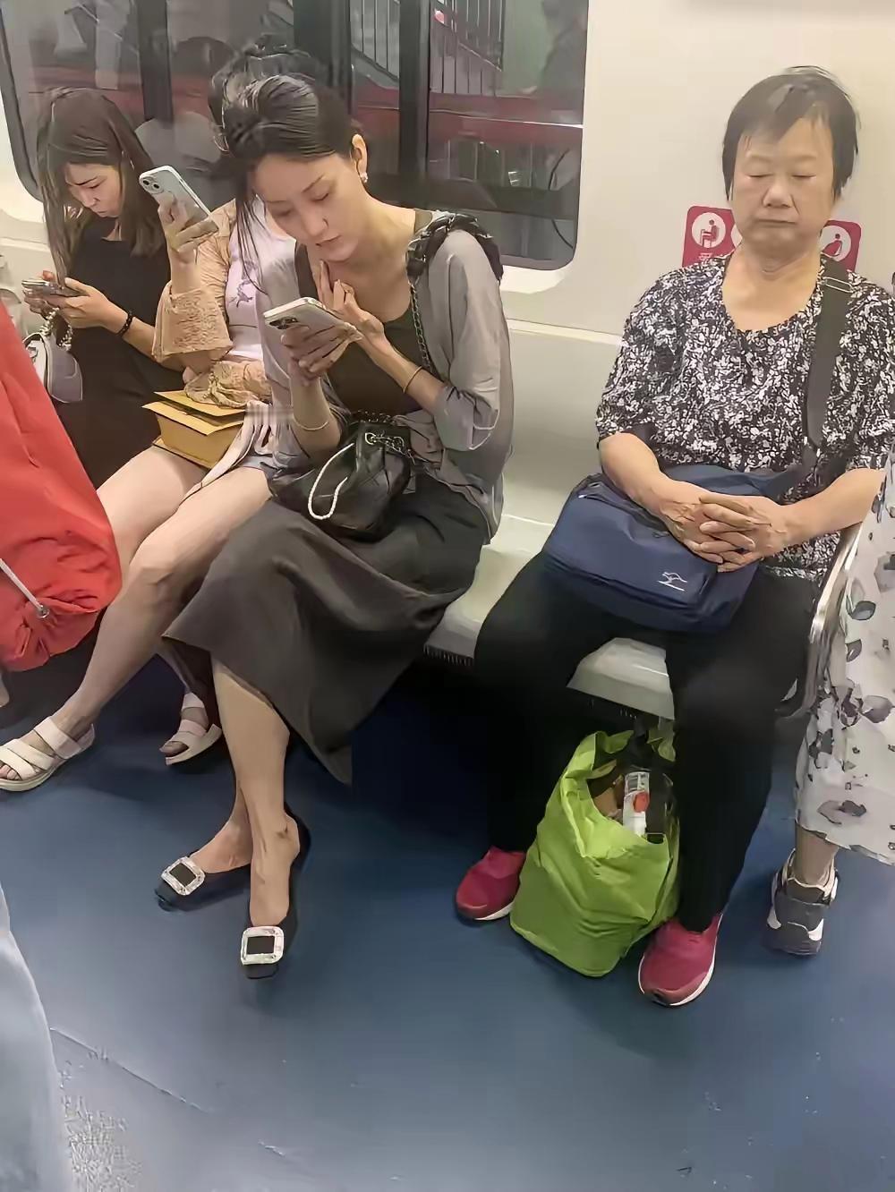 这气质，第一眼就沦陷了！