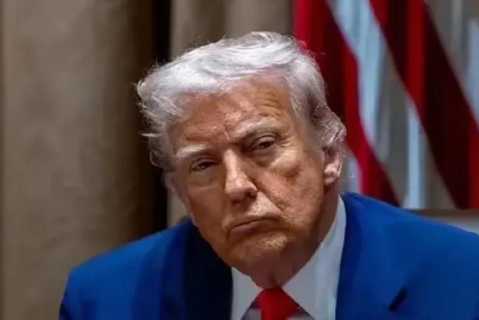 特朗普发现，自己起了个大早恐怕要赶个晚集啦。1月28日晚，抵达北京的英国首相斯塔