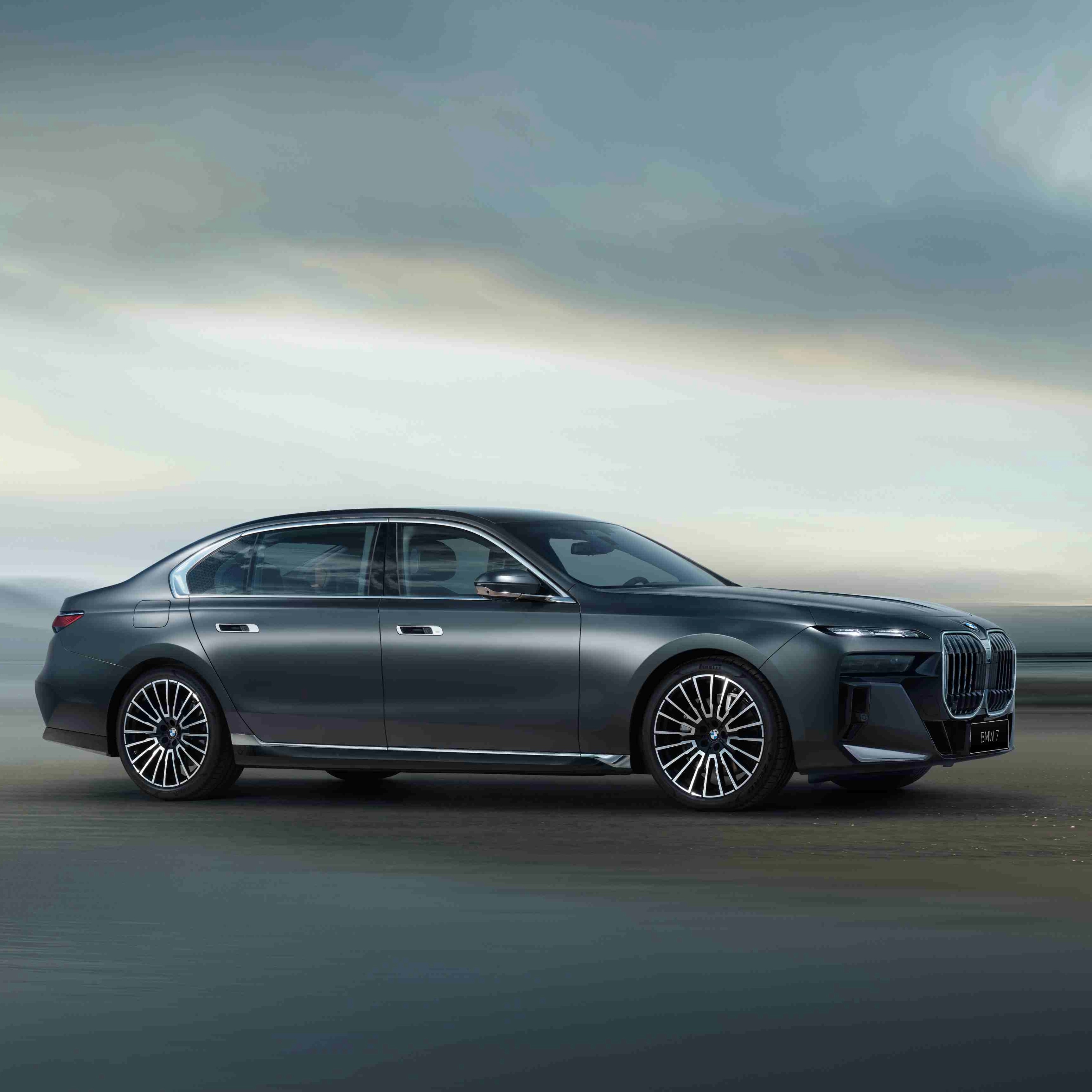 全球限量700台BMW 7系熠影臻藏版 售价1,218,000元个性化定制磨砂深