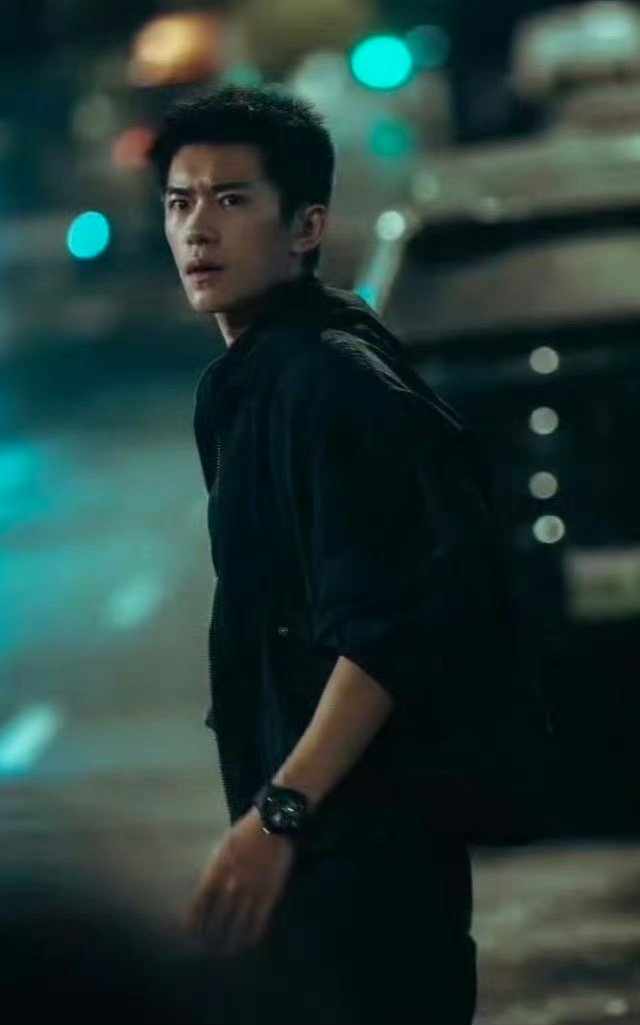 短发易烊千玺上线我神魂颠倒🤩春节一起去看千玺新电影～ 