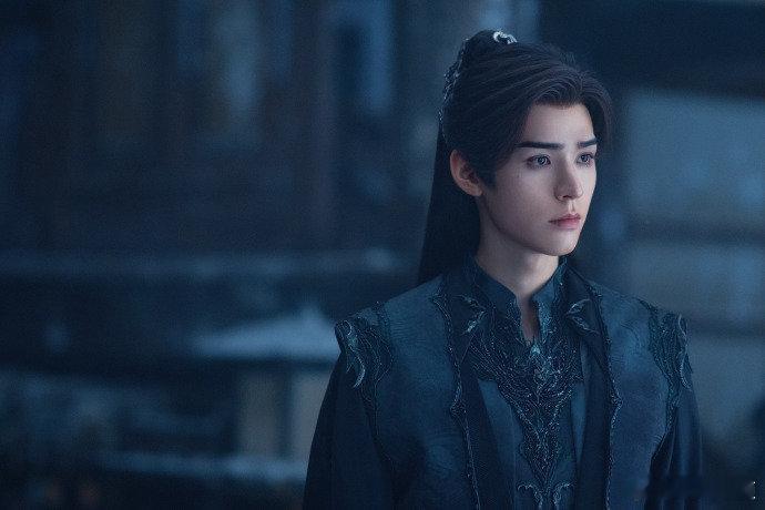 谁教龚俊工作室这么宣传的，从笔尖互动到魔性热舞层层递进，连老板龚俊都从高冷男神变