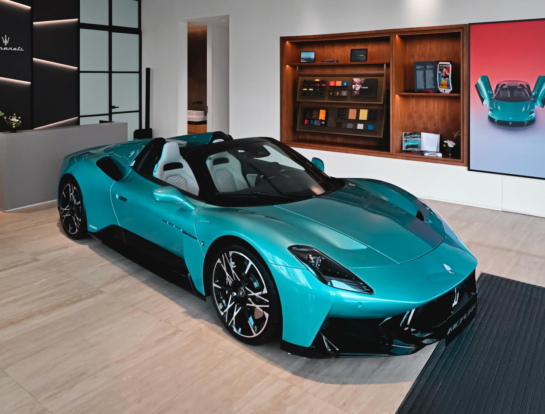 玛莎拉蒂MCPura国内亮相，敞篷版本实车，搭载3.0升V6双涡轮增压发动机，零