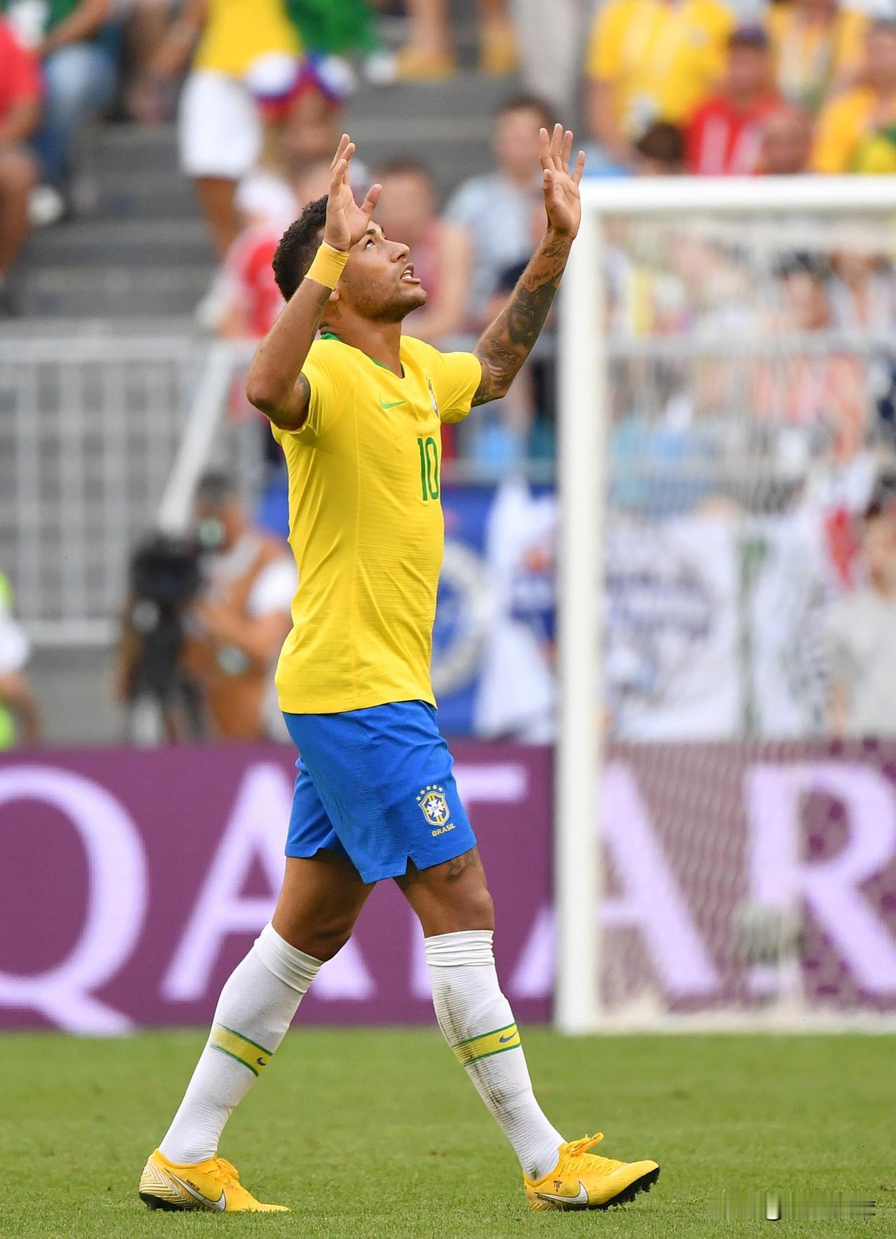 美加墨世界杯巴西最强首发11人:
门将：阿利松
左边卫：桑德罗
中后卫：加布里埃