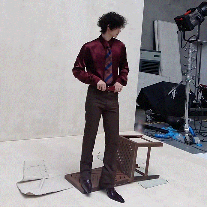 王一博杂志秒罄何意味 