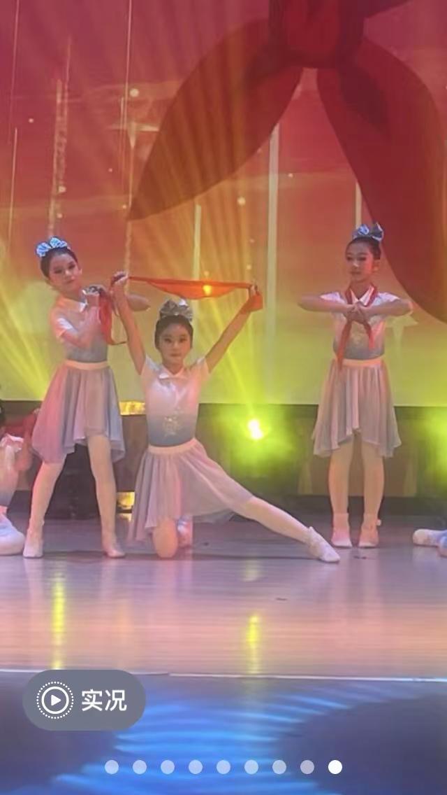 昨天的艺术节祝朋友们元旦快乐