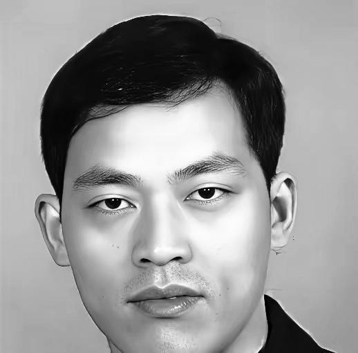 1997年，蝉鸣人燥，近50名武警，悄悄潜入龙合村。 他们打算以合围之势，给悍匪