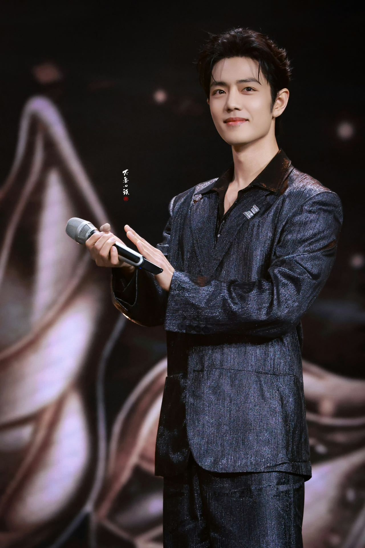 肖战2026电视剧品质盛典内场造型是古驰刚刚发布的全新Gucci Primave