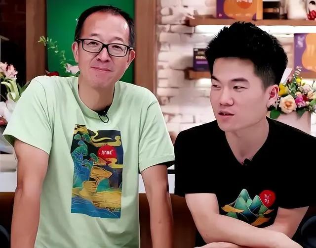 与董宇辉直接杠上的小编来头有多大？为什么他能抽身事外？

东方甄选最终还是选择了