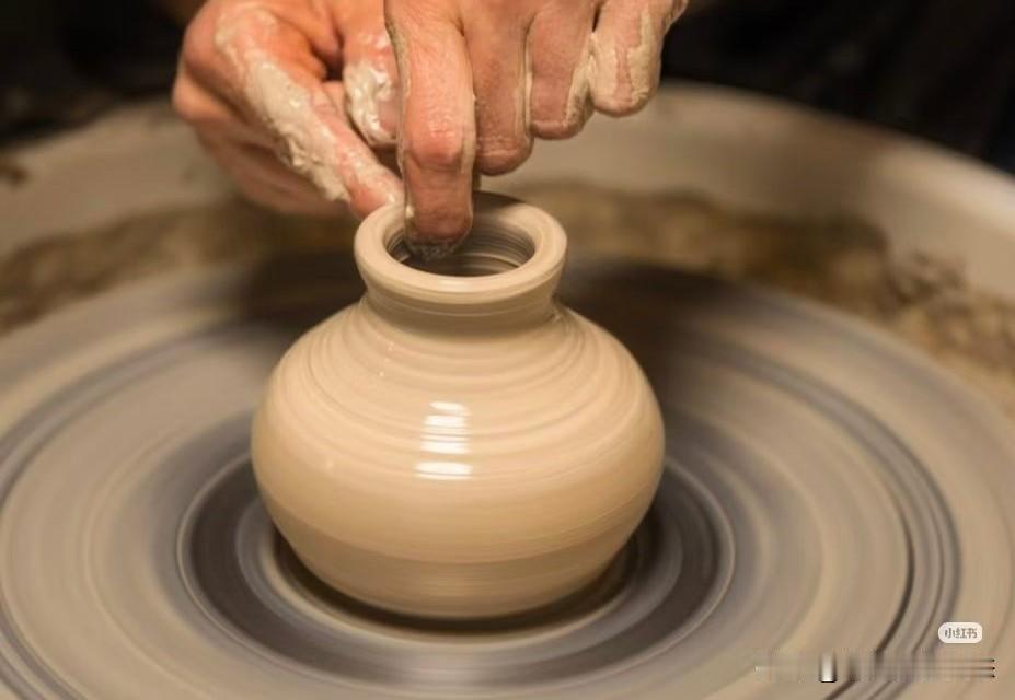 民宿里的手作陶艺，感受泥土的温度与工匠的智慧，你也可以来试试哦！

民宿里的手作
