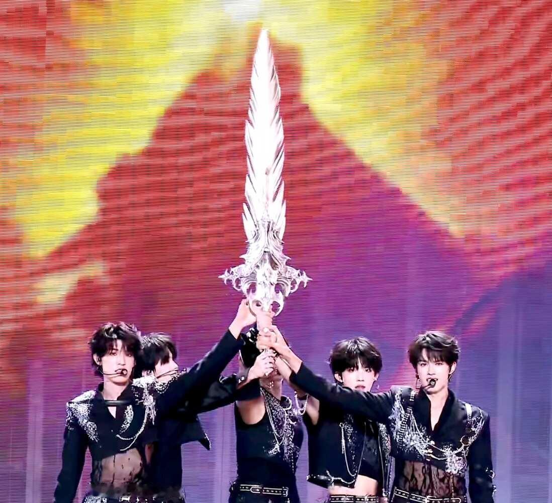 二周年直播看的我爽死了
登陆少年组合 二周年演唱会 重