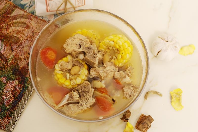 今天吃什么真是个世纪难题！要是心情好，吃啥都香。就像有位小厨娘和好友逛街后回家，