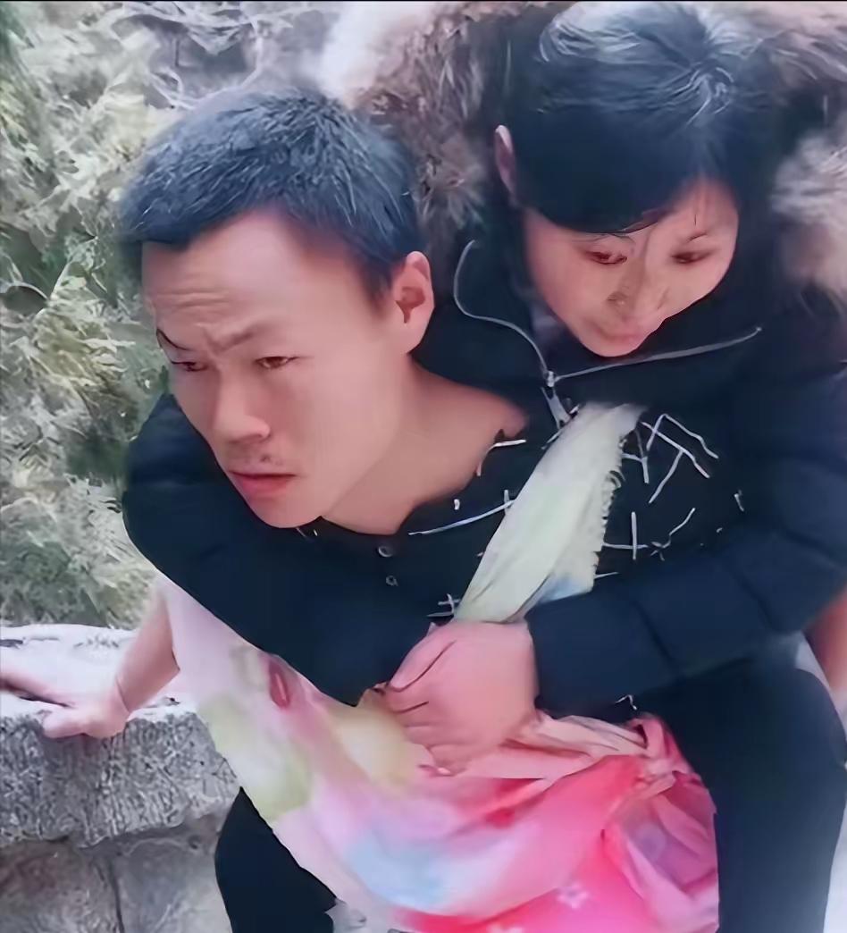 2008年，山东21岁女子为爱翻墙私奔摔成瘫痪。男友知道后，不惜与父母断绝关系，