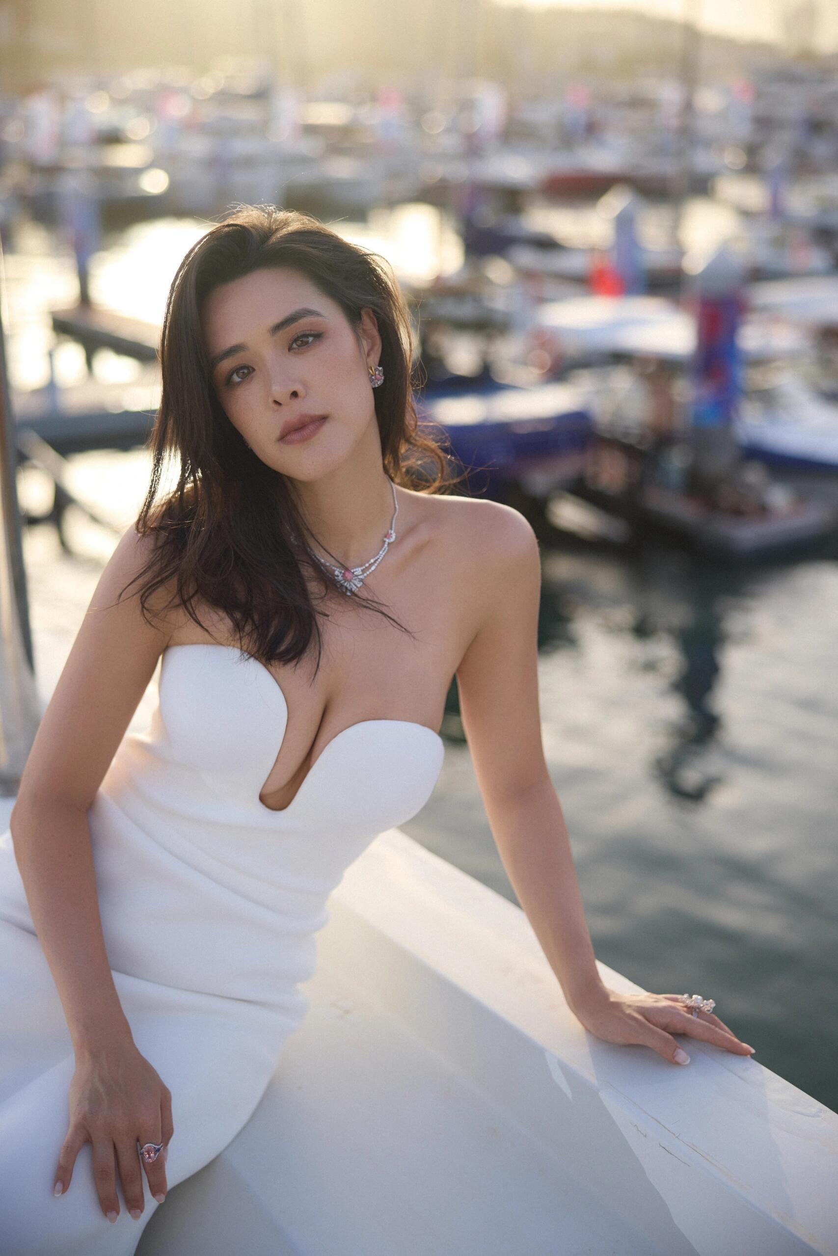 钟丽缇大女儿颜值和妈妈好像啊！！混血感很重！ 