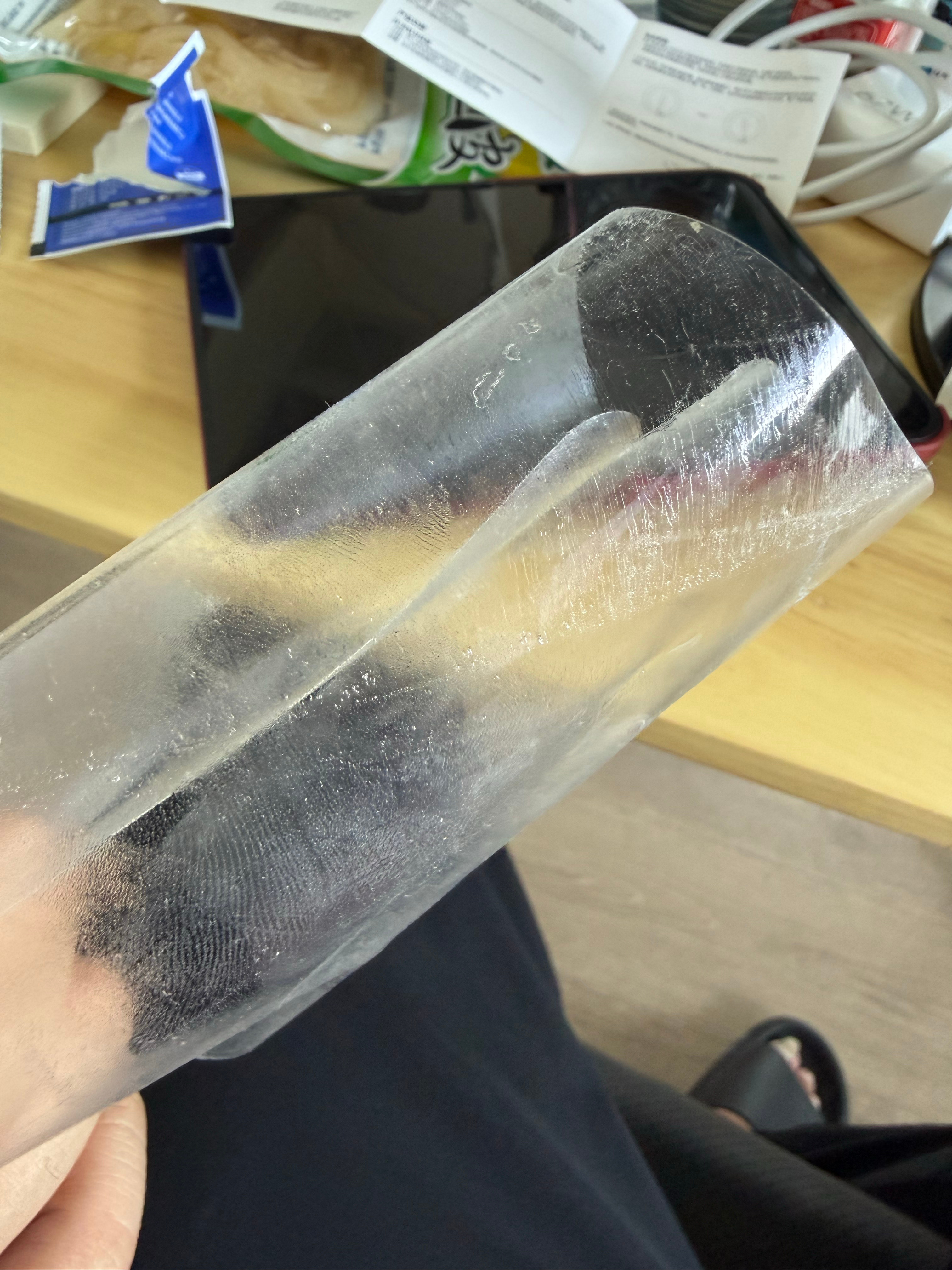 真是重大无语😑小米18fold的内屏膜，原来不能撕啊。 ​​​