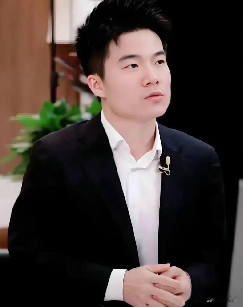 董宇辉高考逆袭：从320分到超一本线，他只用了一年半！

刷到董宇辉的高考经历，