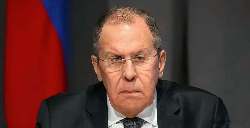 俄罗斯外长拉夫罗夫表示，俄方已向联合国提出请求，询问是否可效仿格陵兰岛相关做法，