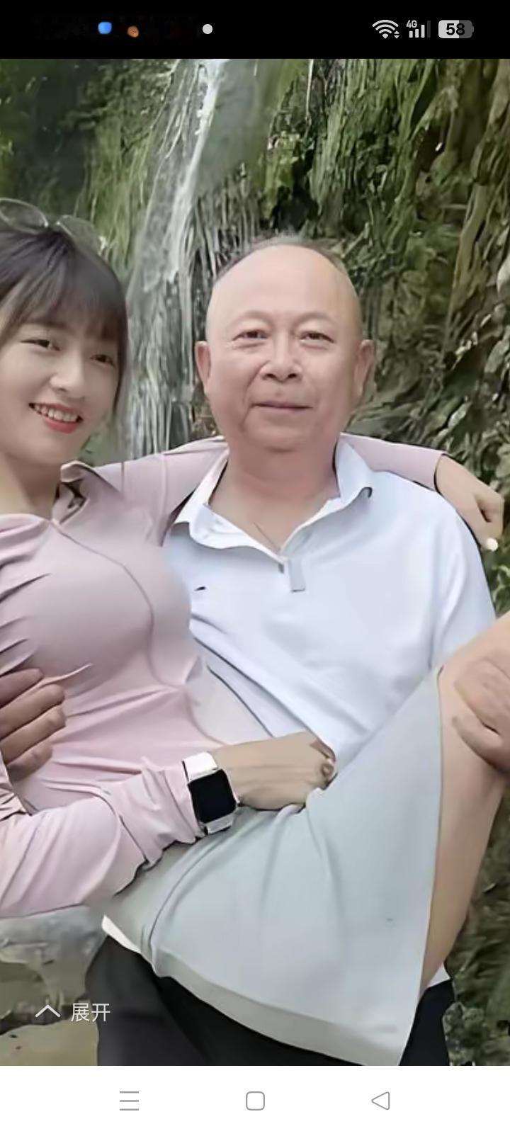 忘年恋没什么可耻，既然愿意就祝福她们。
杨振宁牵手翁帆，
张纪中缠绵杜星琳，
特