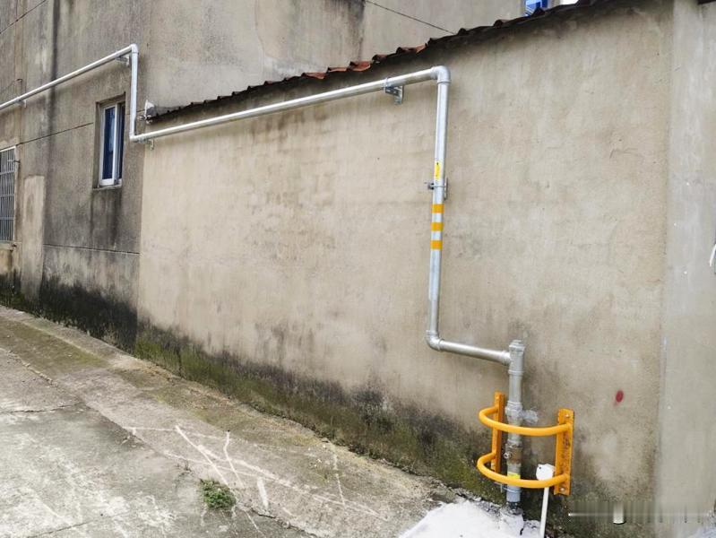 在落地“燃气下乡”惠民工程进程中，当地燃气企业深陷群众信任困局。项目前期统筹规划