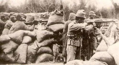 [微风]1940年，日军凌辱了村民宋大海的妻子，他却邀请日军喝酒。然而，就在日军