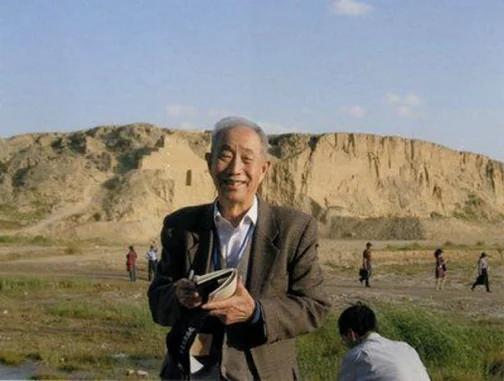 他是全体国人都应该感谢的地质学家，他一生跨越多个领域，只要是国家需要的，他都毫不