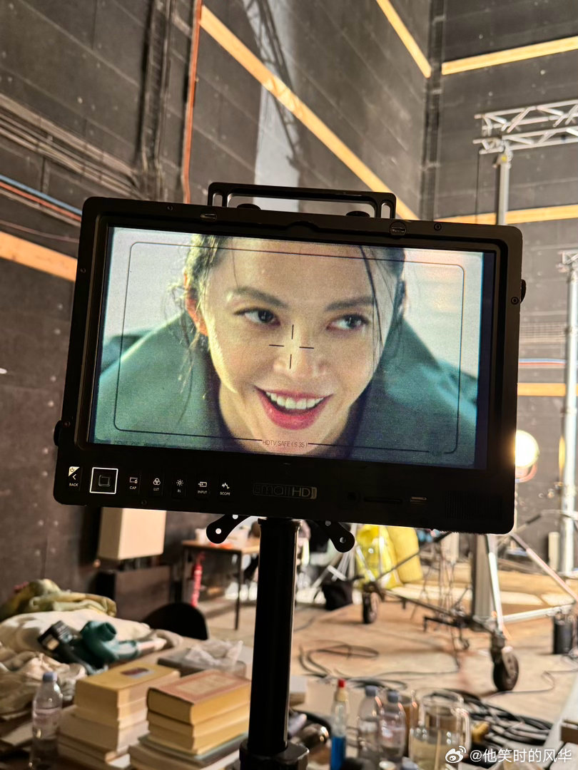 姚晨从内而外的力量感姚晨的眼神像一头猎豹 姚晨素颜大片惊艳！眼神像猎豹般有穿透力