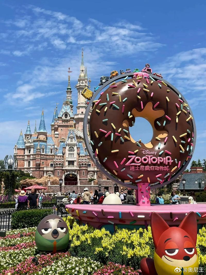 上海迪士尼70元1个包子网友怒了这波争议反倒是迪士尼的一次“免费压力测试”。说白