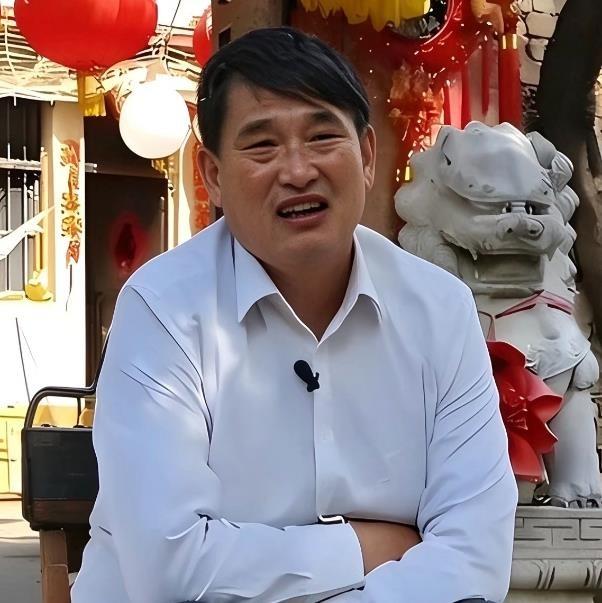大衣哥朱之文被“劣迹艺人”四个字从台上拽下来，9到10月济南青岛西安等多地十多场