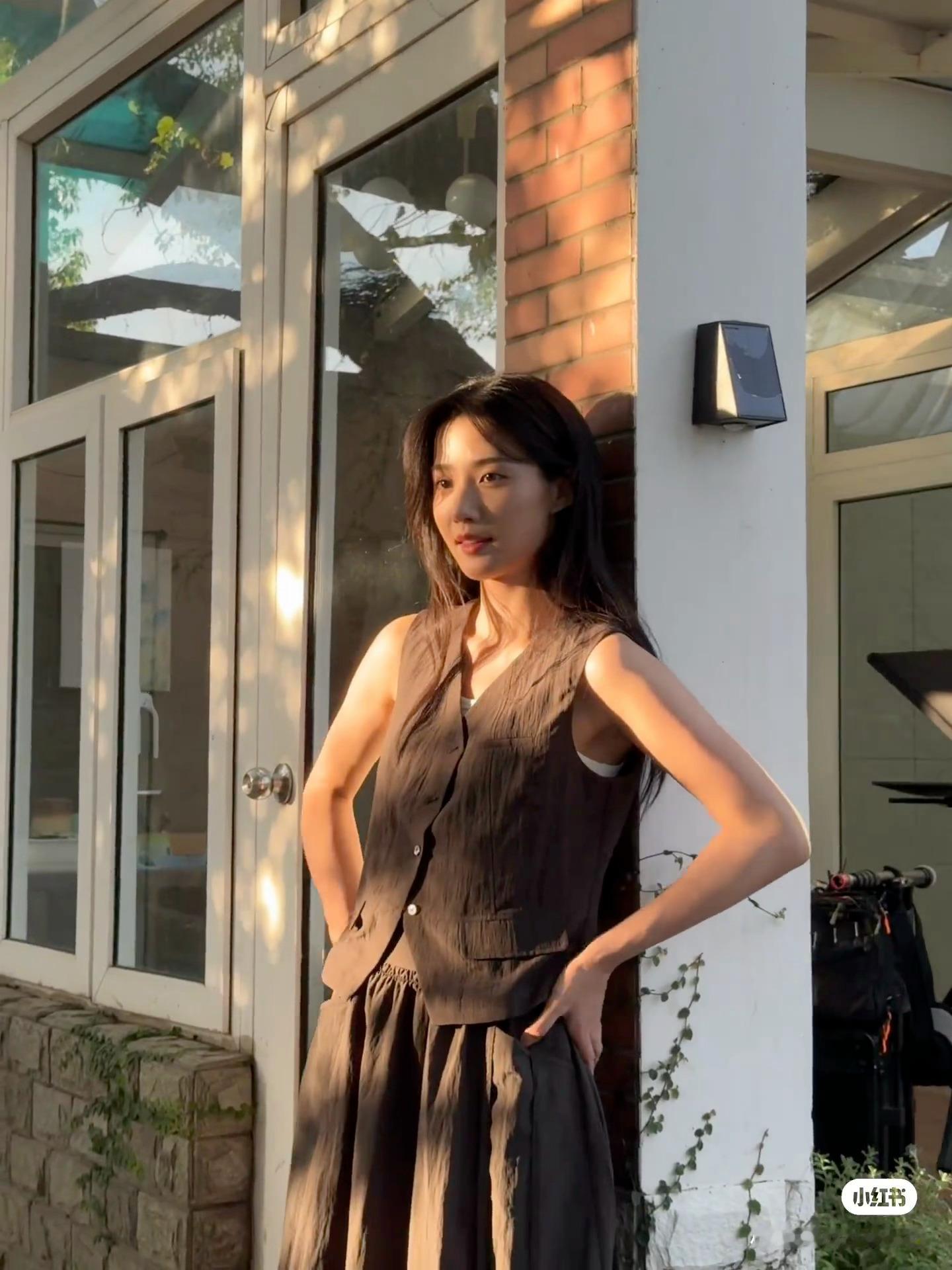 卢昱晓 🌷卢昱晓轧戏 🌷卢昱晓胡羞 "鸣声四起蝉聚集在四面八方但蝉已知那是思