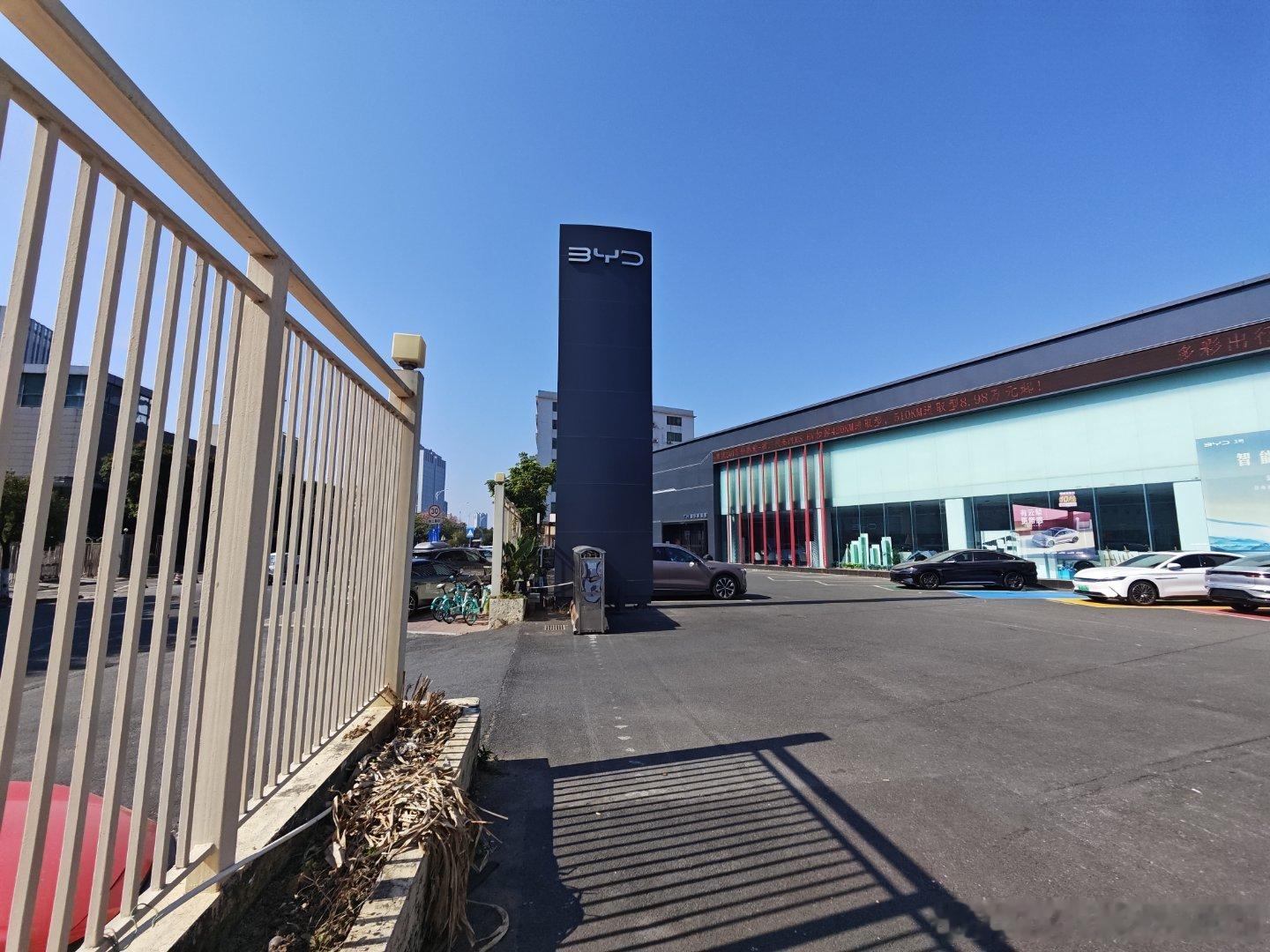 连续跑了两个兆瓦闪充站，我放弃了 