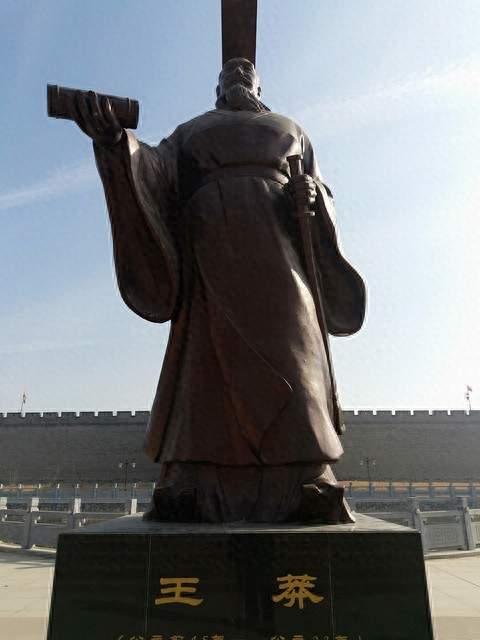 王莽到底是不是“穿越者”？两千年前的改革、游标卡尺和飞行试验