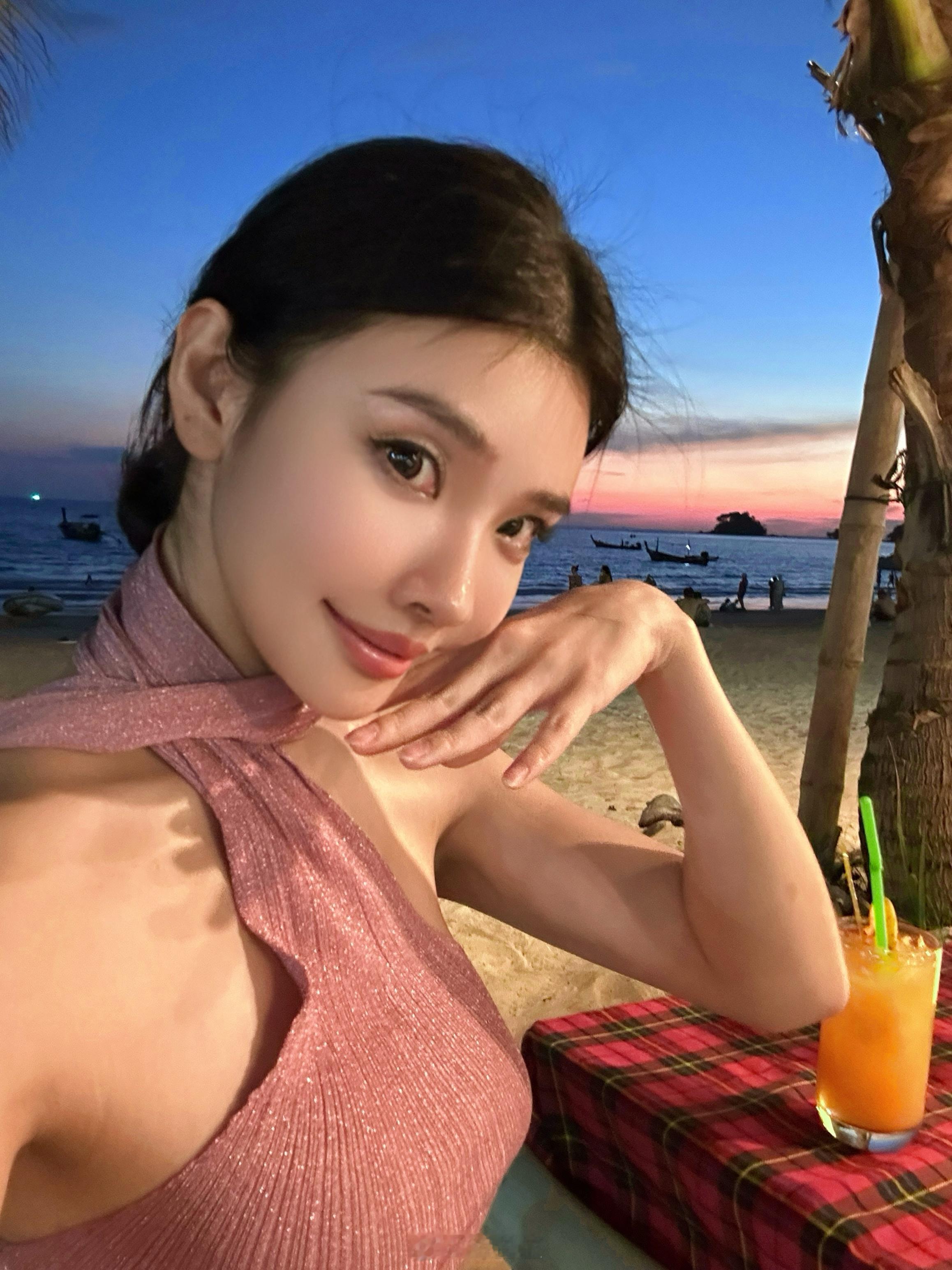 热知识看海能让心情变好💙ps：带了ccd 读卡器 充电器 兴冲冲拿出来结果发现