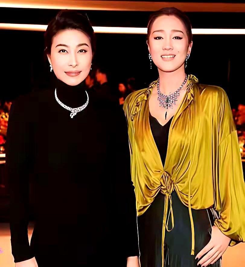 把巩俐和郭晶晶放一起比，真的没必要。

巩皇就是巩皇，这气场真不是盖的。人家在国