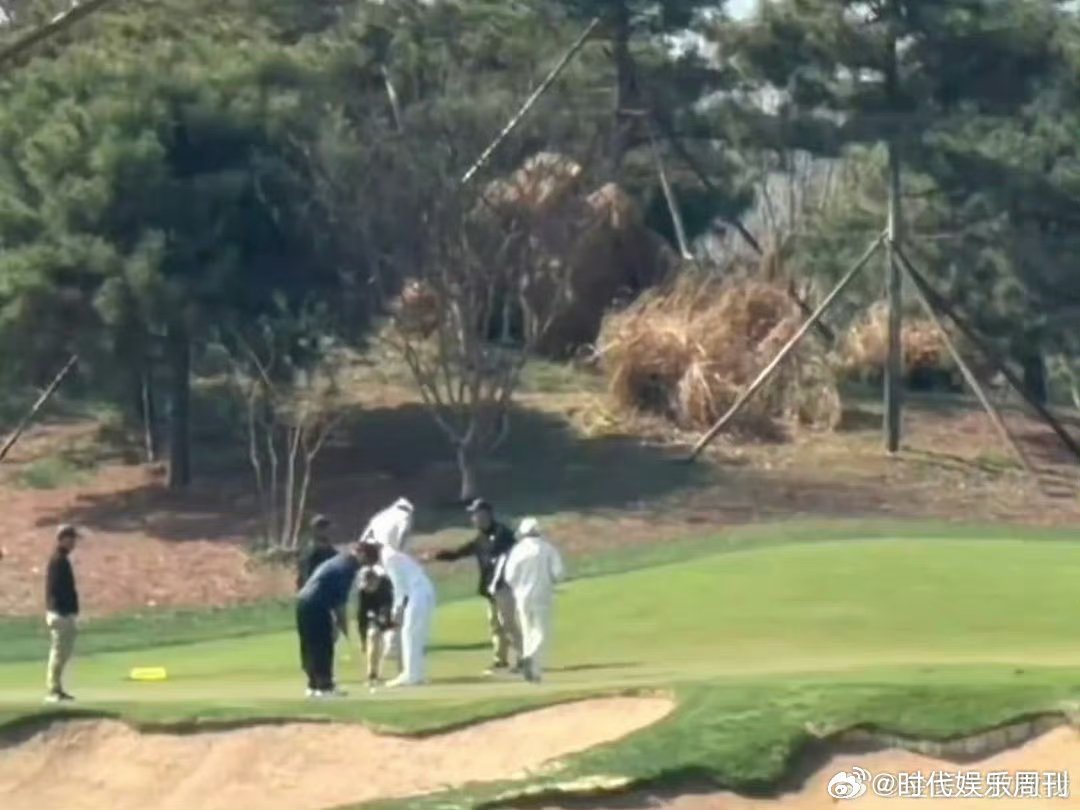 张杰怎么有这么高的精力 张杰不累我累了4月连开好几天，密集场次安排，粉丝追场都累