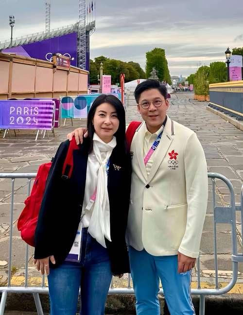 当被问及是否会买机器人给郭晶晶用时，霍启刚笑答：“当然会考虑！”毕竟，郭晶晶已将