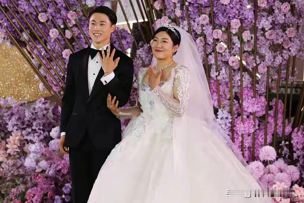 大胆的问一下，
能允许我说句实话吗？
看到王心迪夺冠，我好想嫁给一个运动员呢？