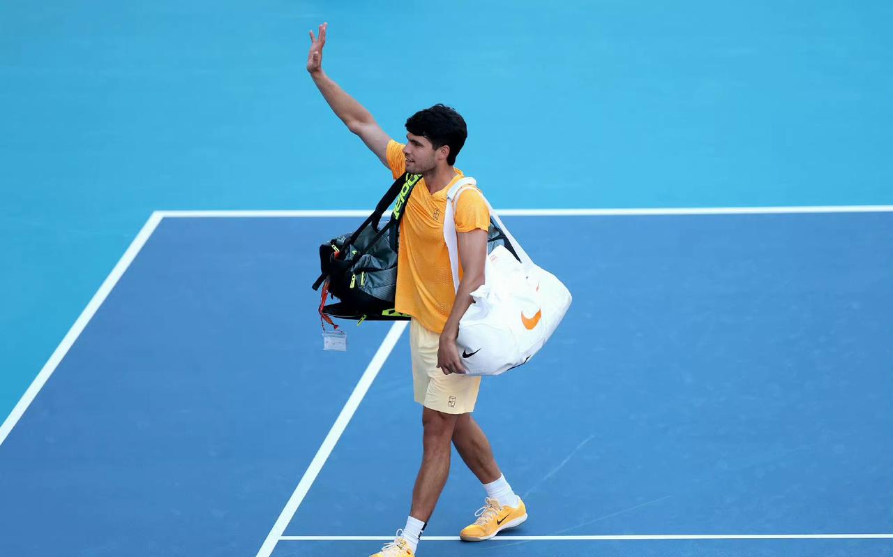 不要以为赢了阿卡就赢了冠军！过去四位在决赛之前战胜阿卡的球员，他们都在下一轮出局