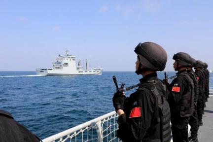这代价不小。新加坡前国会议员吴俊曾发文指出：“过去四年来，中国断绝和 立陶宛 的