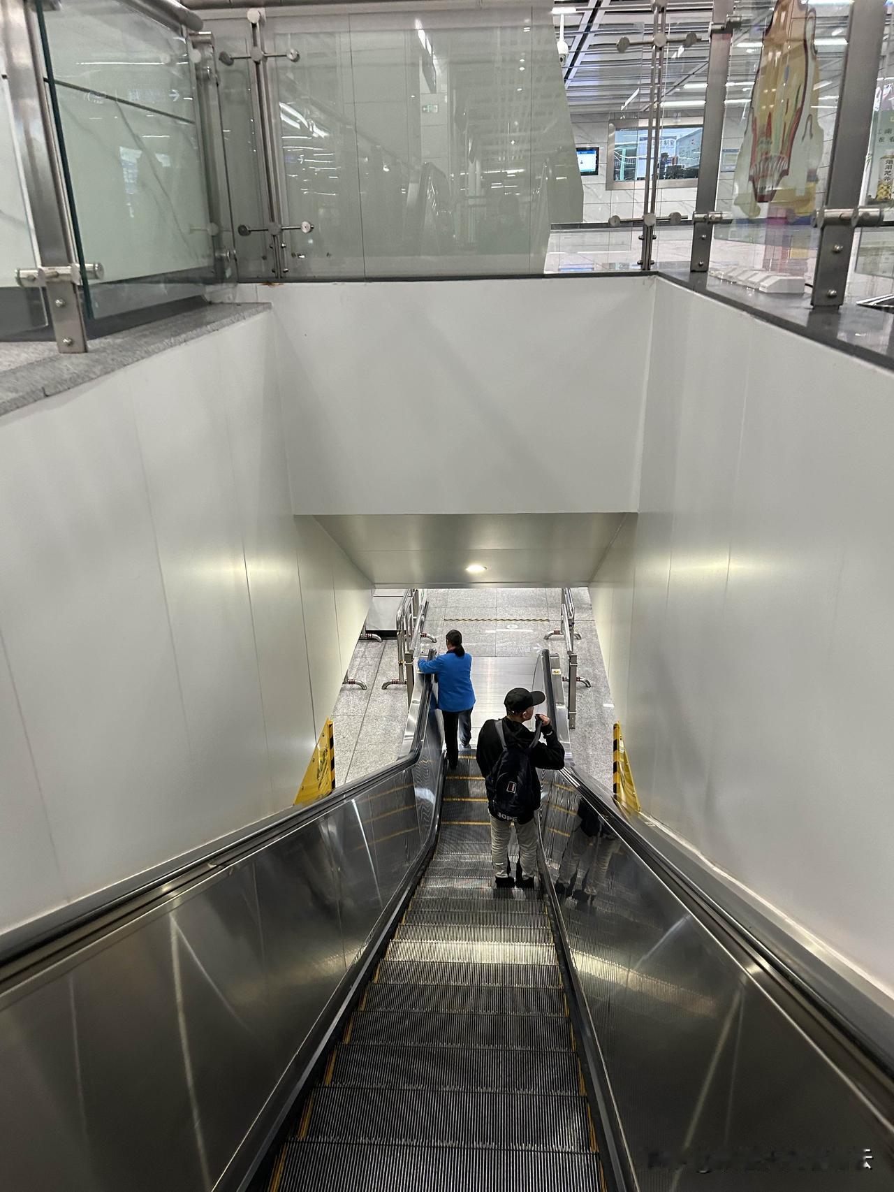 每一条路不容易，道阻且长！

很多人觉得不就是做自媒体图文嘛简单容易得很，然并卵