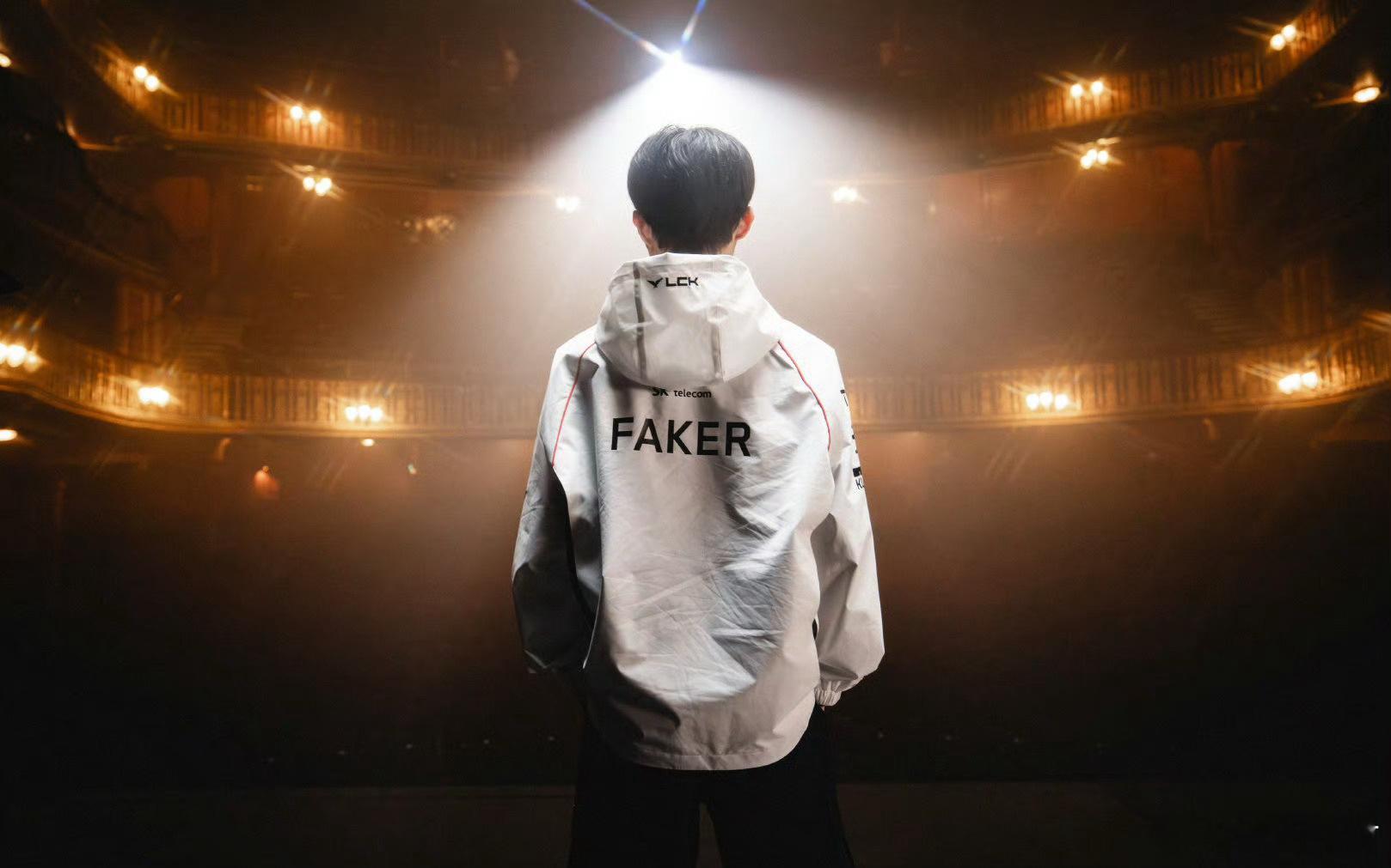 恭喜！Faker五冠王！最高的山，最长的河。G.O.A.T🫡#Faker太猛了