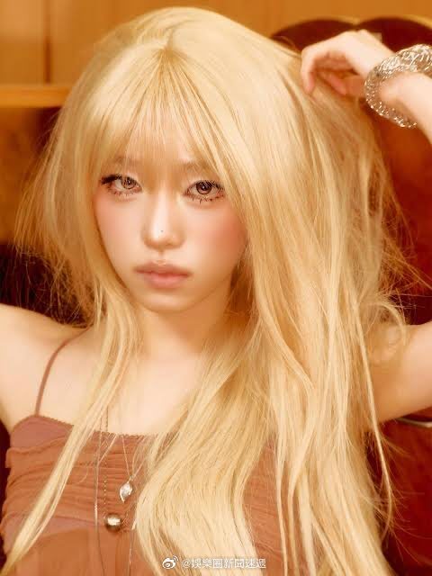 【Twi】今日9月6日份SKA 盛典中，YENA 获得“Daum Best Fe