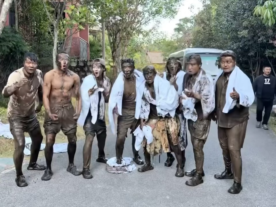 只有鹿晗最清楚鹿晗别人都在吼吼吼的时候，鹿晗呆呆地来了句：这是照片吧不理解但依旧