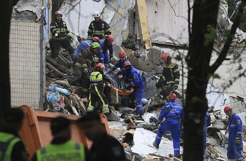 当地时间31日，乌克兰国家紧急情况局称，截至目前，30日夜间俄罗斯对基辅发动的导