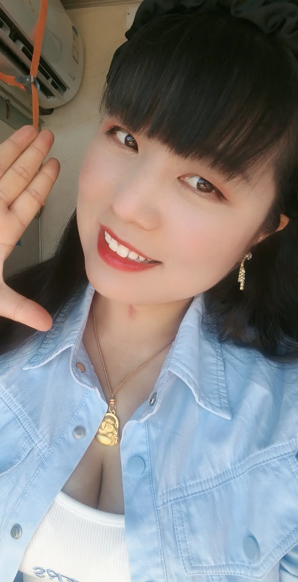 室内花再好看终究不能抵抗风吹雨打…  好看的人儿千千万但不属于你的那就...