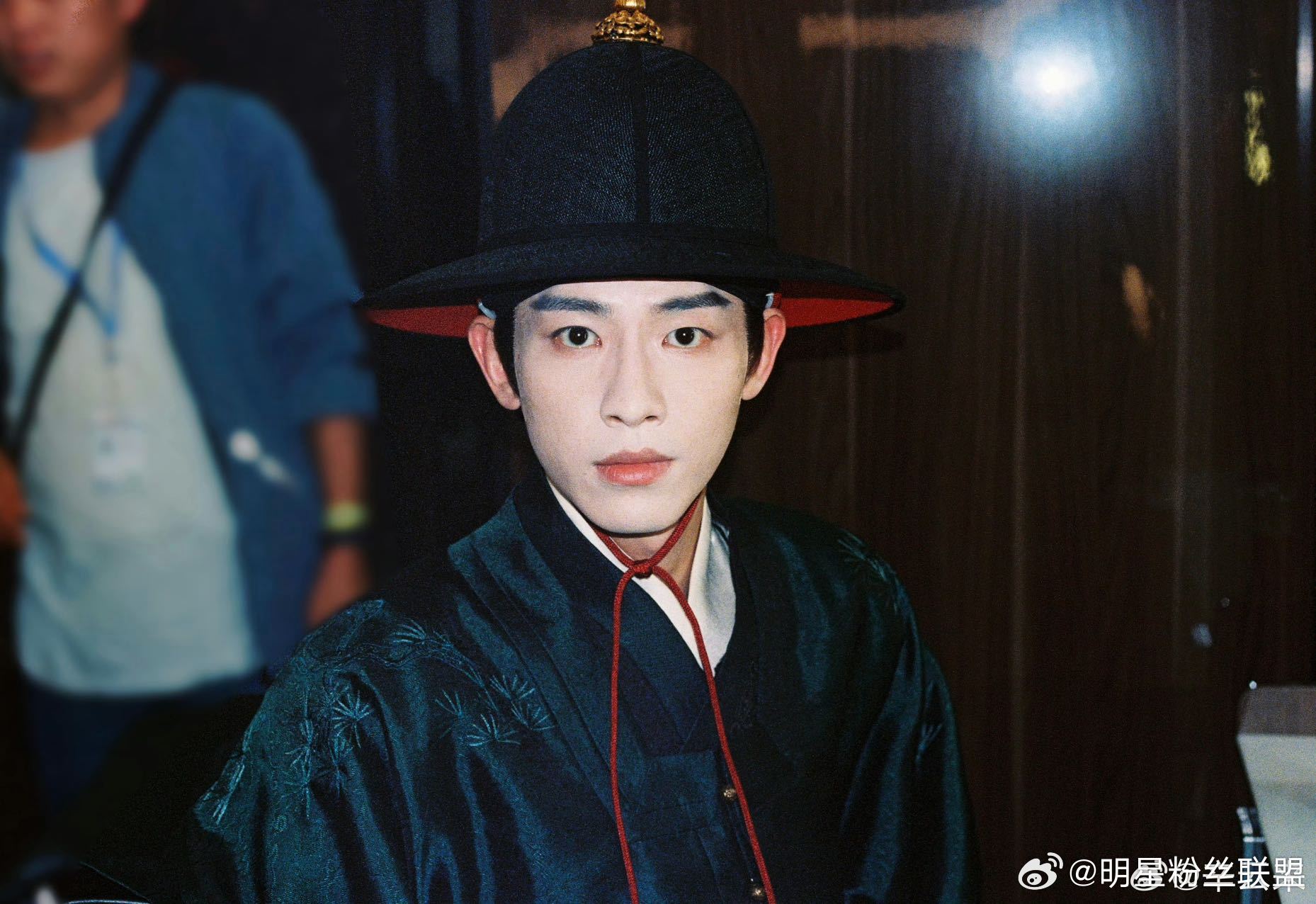 辛云来横店魔术师 看完直接心动一万次！辛云来《明月录》杀青逆应援真的太会了！把对