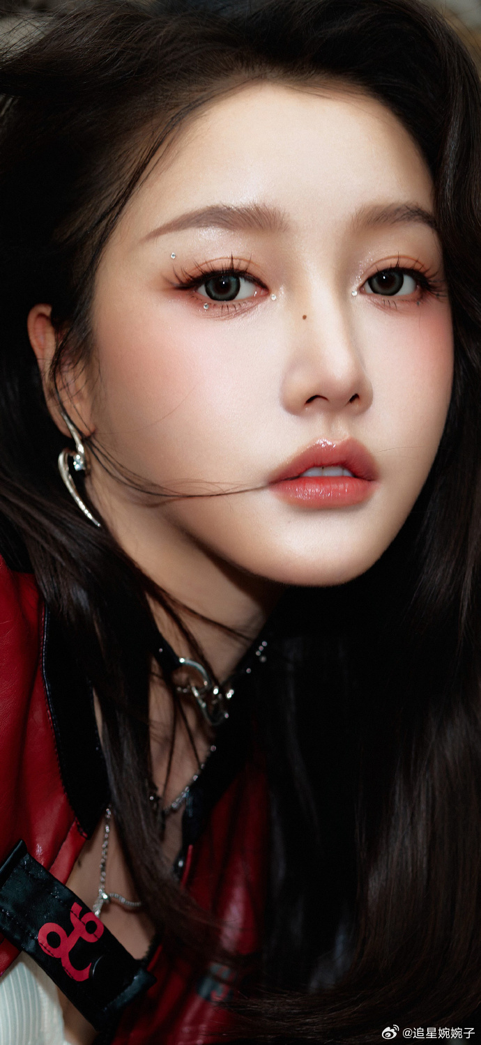 姜贞羽 真的太吃姜姜的颜了，每次看到都直呼一个斯哈斯哈，这次的新综艺不知道又会有