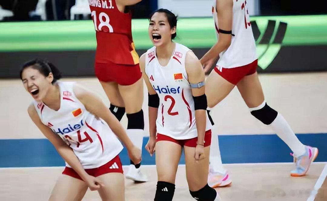 3-0！中国女排五连胜士气如虹，决战巴西女排 听听媒体专家怎么说3-0（25-1
