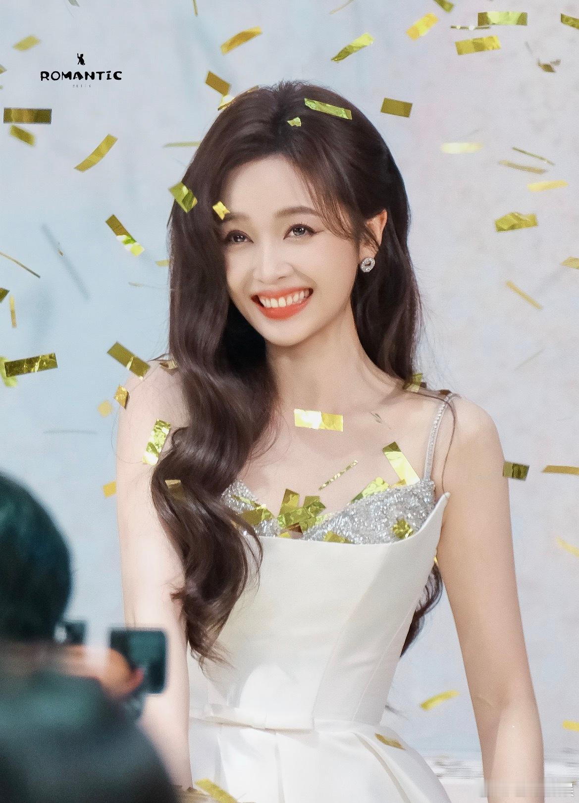 律师解读吴宣仪解约吴宣仪合约期满也无法解约这个事闹的沸沸扬扬的，乐华真的不知道吗