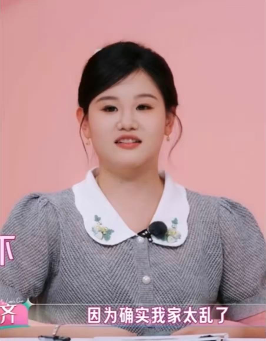 张家齐说不会告诉妈妈新地址张家齐这次搬家没告诉妈妈主持人：搬家跟妈妈讲了吗？张家
