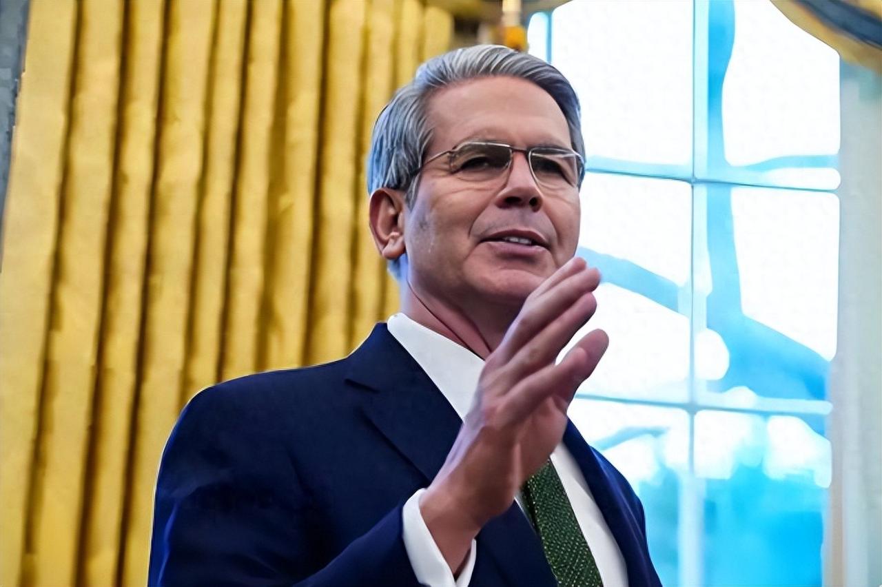 美国对华下死手！直击核心金融要害，内外隐患需警惕

美国借着涉台议题放出金融狠话