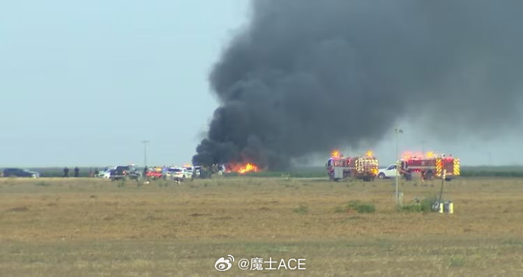 喜大普奔！老美赶在八一之前刷飞机给咱们的建军节庆贺了！7月31日，1架F35C型